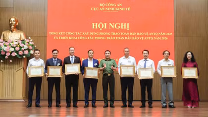 Agribank nhận Bằng khen của Bộ Công an vì có thành tích trong phong trào Toàn dân bảo vệ an ninh Tổ quốc