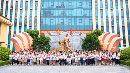 Amway Việt Nam vinh dự đồng hành cùng lễ tuyên dương "Bay cao những ước mơ" 