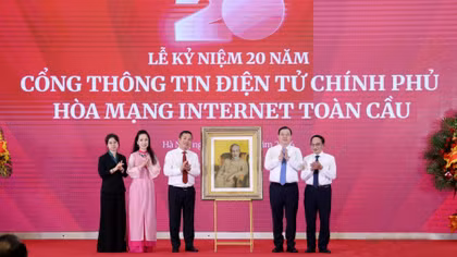 Cầu nối hiệu quả giữa Chính phủ với người dân và doanh nghiệp