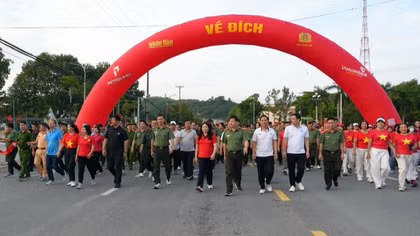 Lào Cai: Sôi nổi chương trình đi bộ “Cùng Việt Nam tiến bước” năm 2026