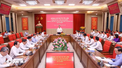 Tổng Bí thư, Chủ tịch nước Tô Lâm: Không để thực tiễn đi quá xa rồi lý luận mới tổng kết