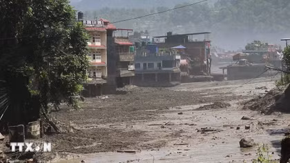 Việt Nam gửi điện thăm hỏi Trung Quốc và Nepal về thiên tai