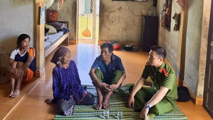 Đến nơi khó khăn để cống hiến sức trẻ…