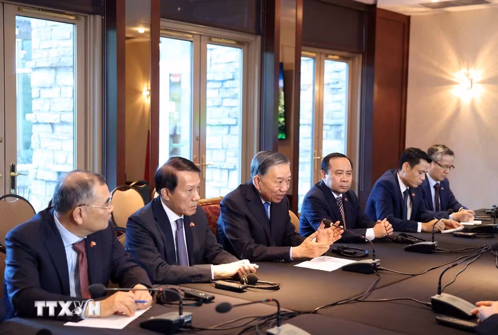 Tổng Bí thư, Chủ tịch nước Tô Lâm tiếp Giáo sư Graham Carr, Hiệu trưởng Trường Đại học Concordia. (Ảnh: Thống Nhất/TTXVN)