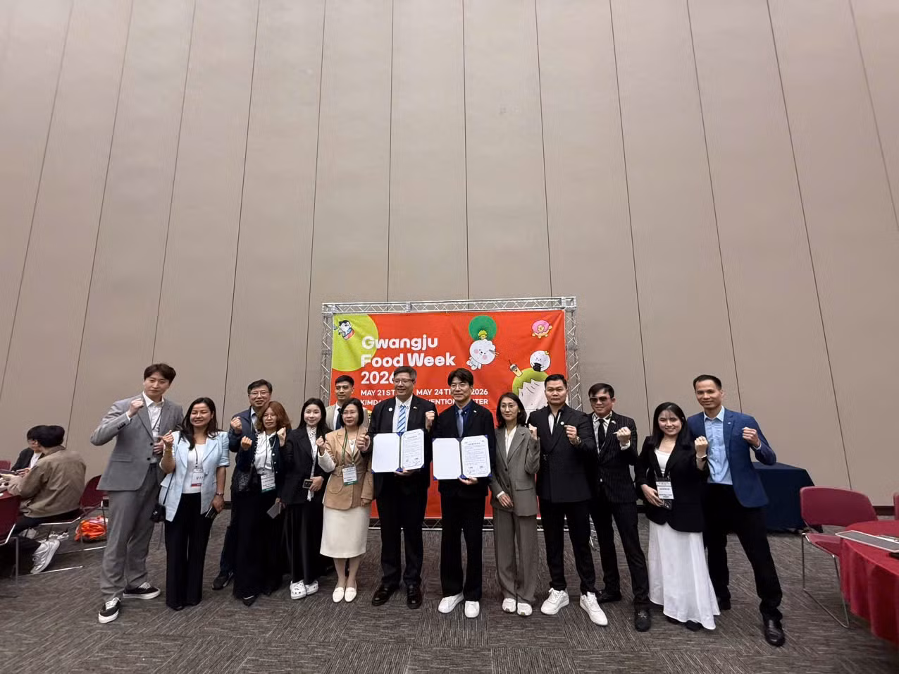 dai-dien-hiep-hoi-vkbia-cuc-du-lich-tp-gwangju-the-hien-su-quyet-tam-va-no-luc-cho-xuc-tien-thuong-mai-du-lich-viet-han.jpg