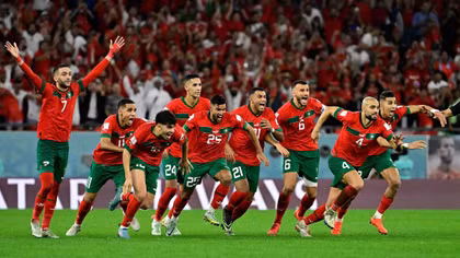  Phát triển bóng đá hay trục lợi?