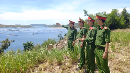 Công an Đắk Lắk: Giữ bình yên vùng đất bên vịnh Xuân Đài 