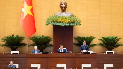 Đoàn chủ tọa tại phiên họp sáng 4/8.