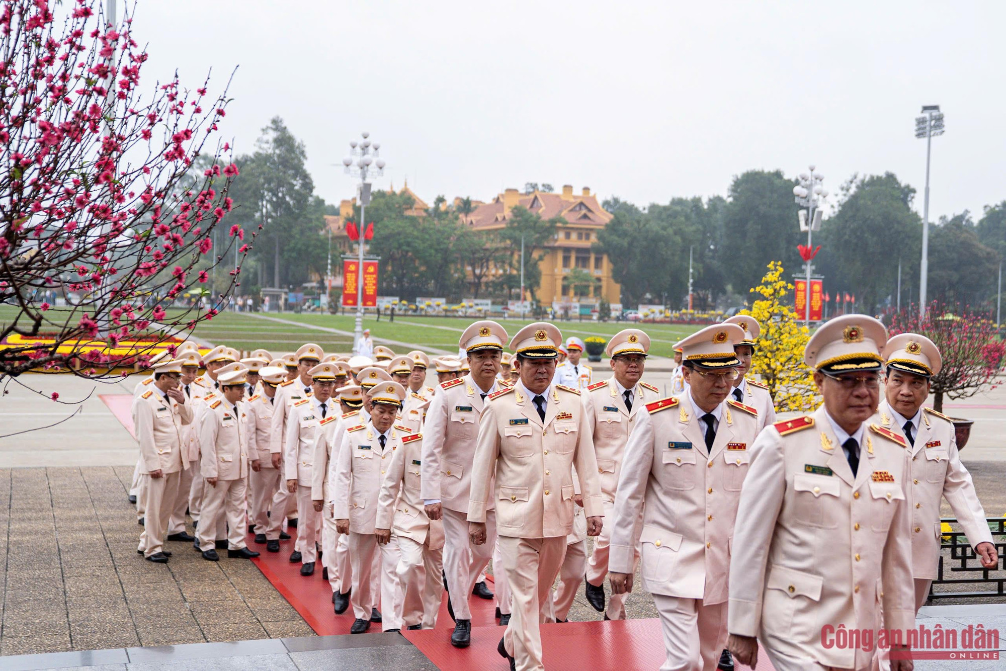 Lãnh đạo Đảng, Nhà nước vào Lăng viếng Bác và tưởng niệm các Anh hùng Liệt sĩ -1