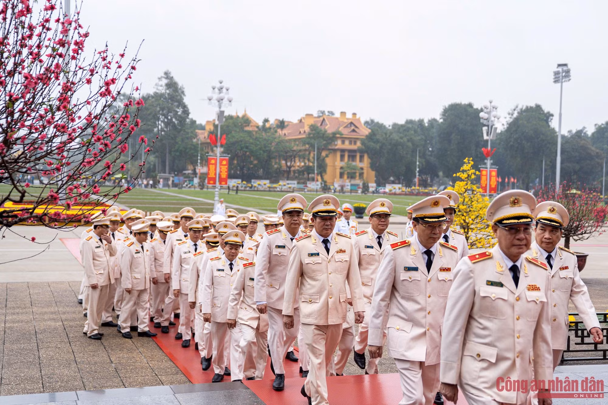Lãnh đạo Đảng, Nhà nước vào Lăng viếng Bác và tưởng niệm các Anh hùng Liệt sĩ -1
