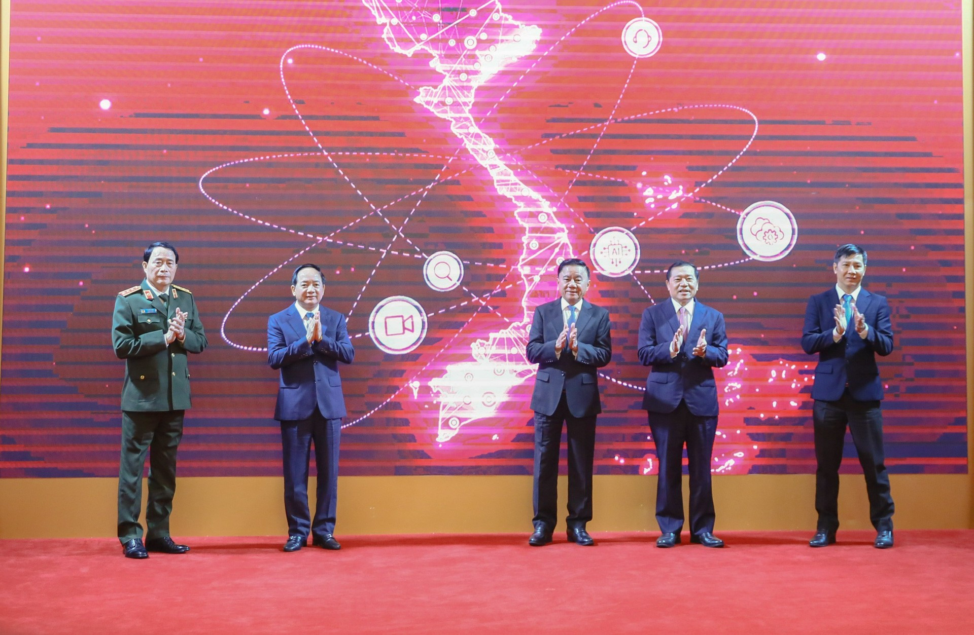 Ra mắt ứng dụng di động Tuyên giáo và Dân vận -0