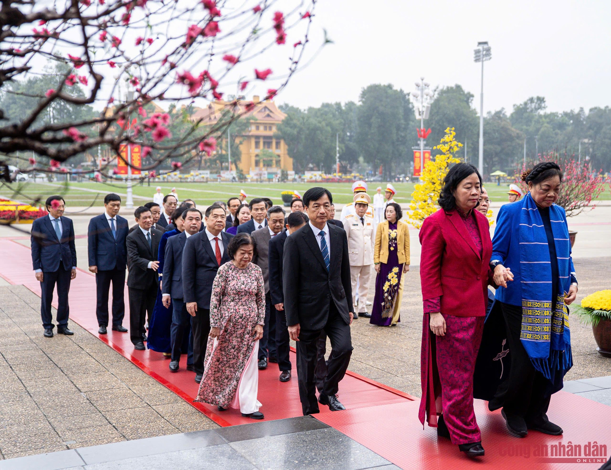 Lãnh đạo Đảng, Nhà nước vào Lăng viếng Bác và tưởng niệm các Anh hùng Liệt sĩ -1