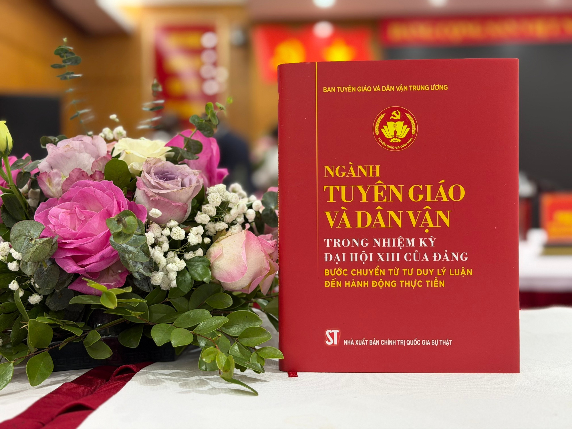 Ra mắt sách về ngành Tuyên giáo và Dân vận trong nhiệm kỳ XIII của Đảng -0