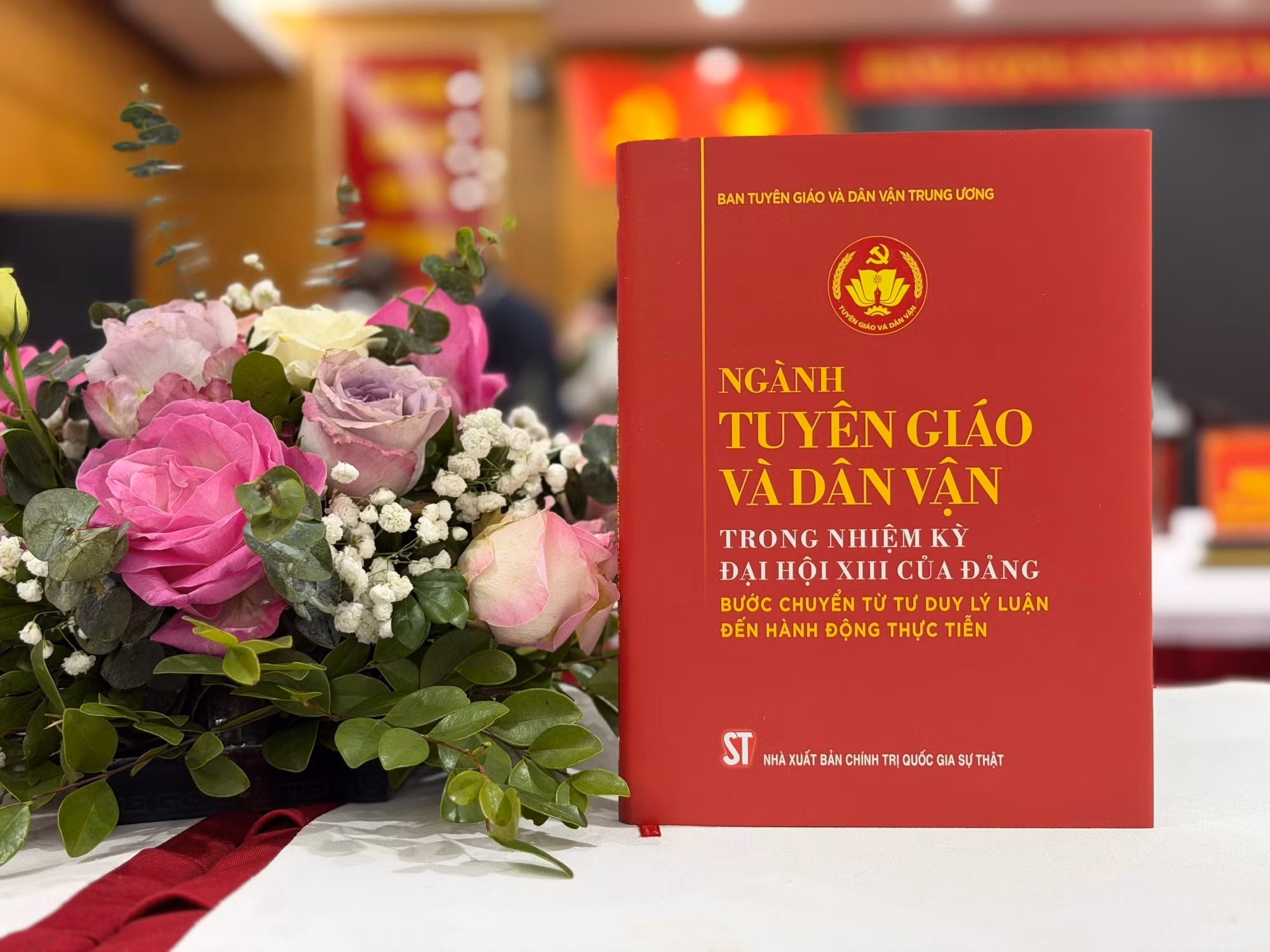 Ra mắt sách về ngành Tuyên giáo và Dân vận trong nhiệm kỳ XIII của Đảng -0