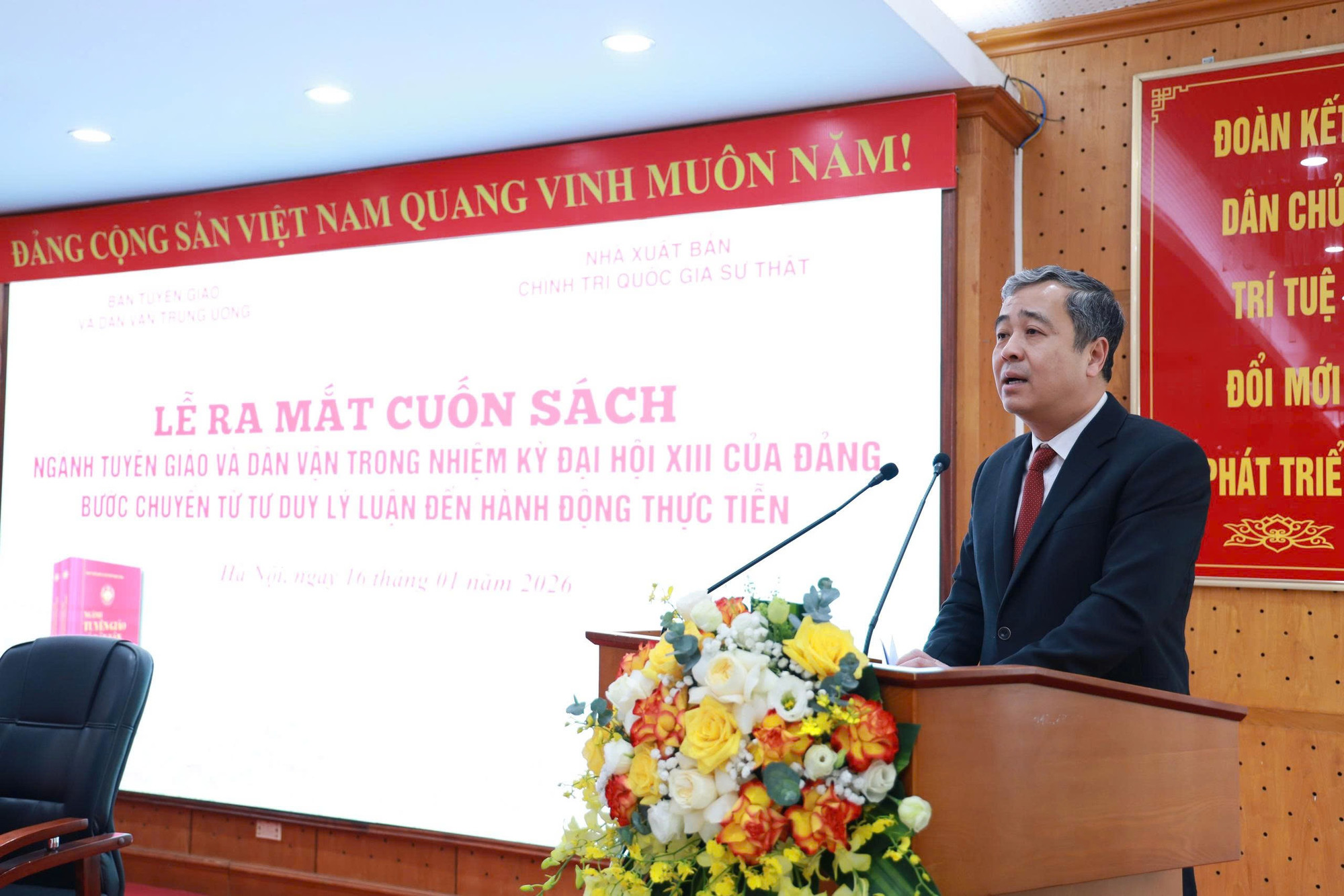 Ra mắt sách về ngành Tuyên giáo và Dân vận trong nhiệm kỳ XIII của Đảng -0