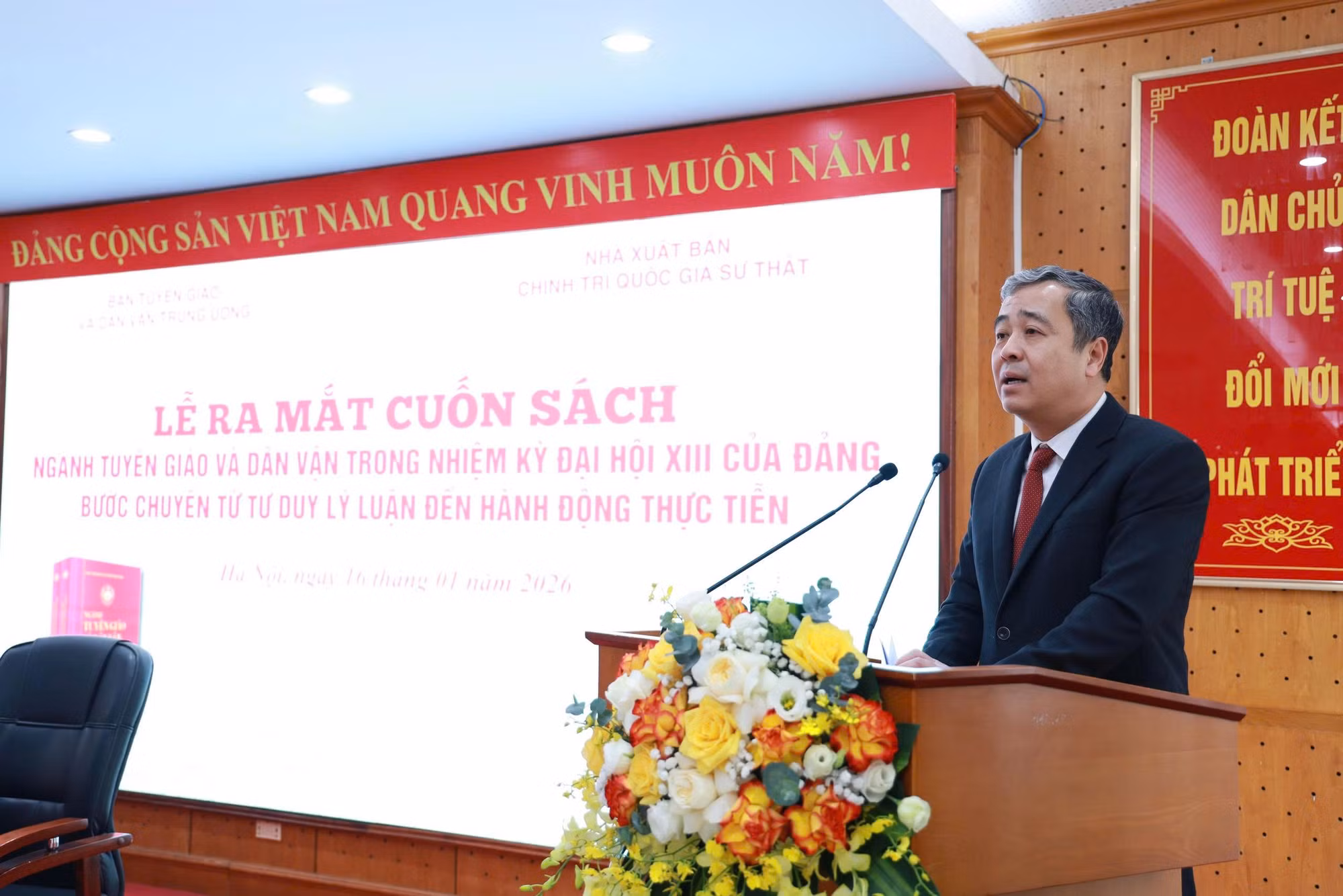 Ra mắt sách về ngành Tuyên giáo và Dân vận trong nhiệm kỳ XIII của Đảng -0