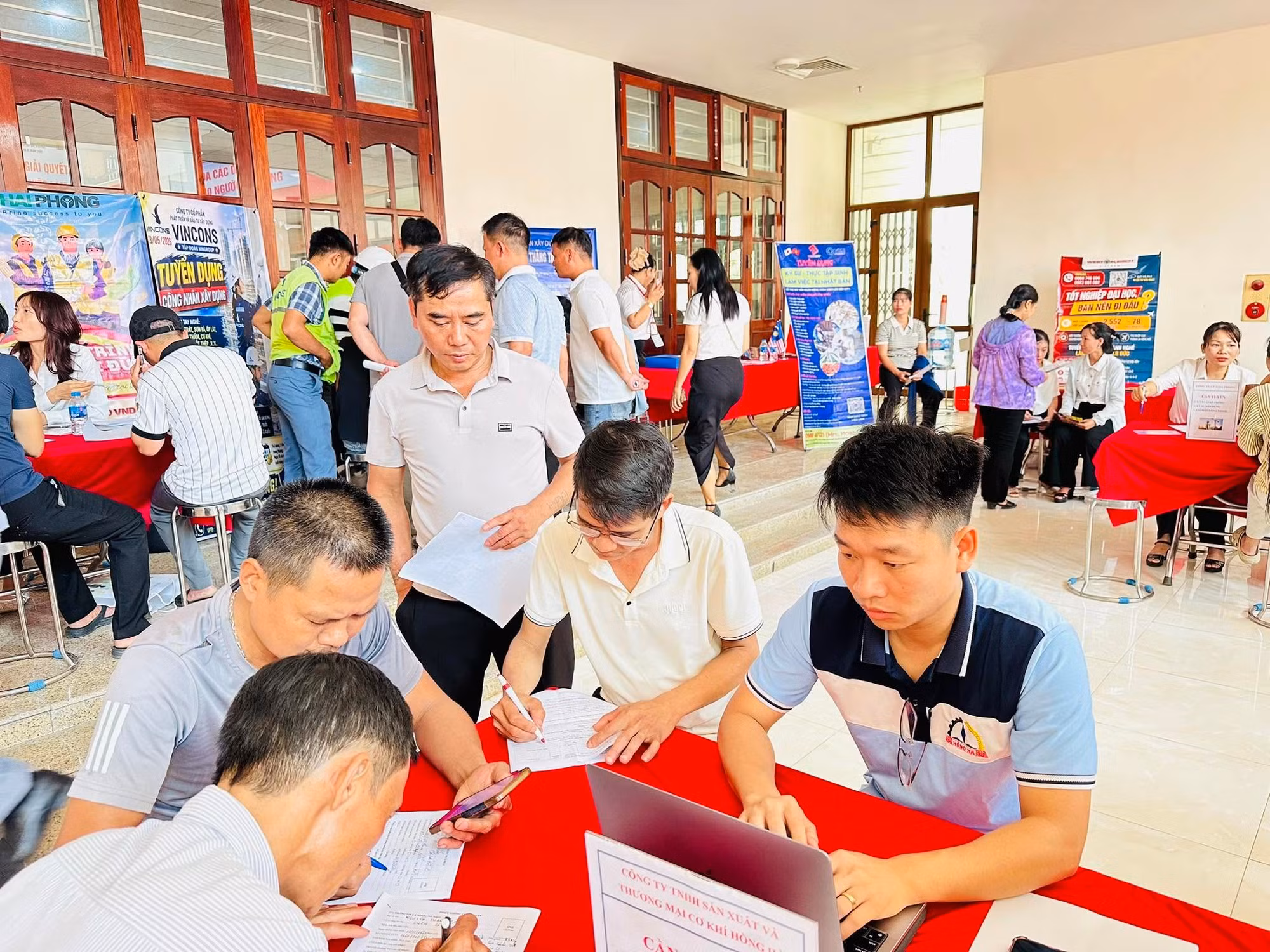 lao-dong-trung-nien-1.jpg