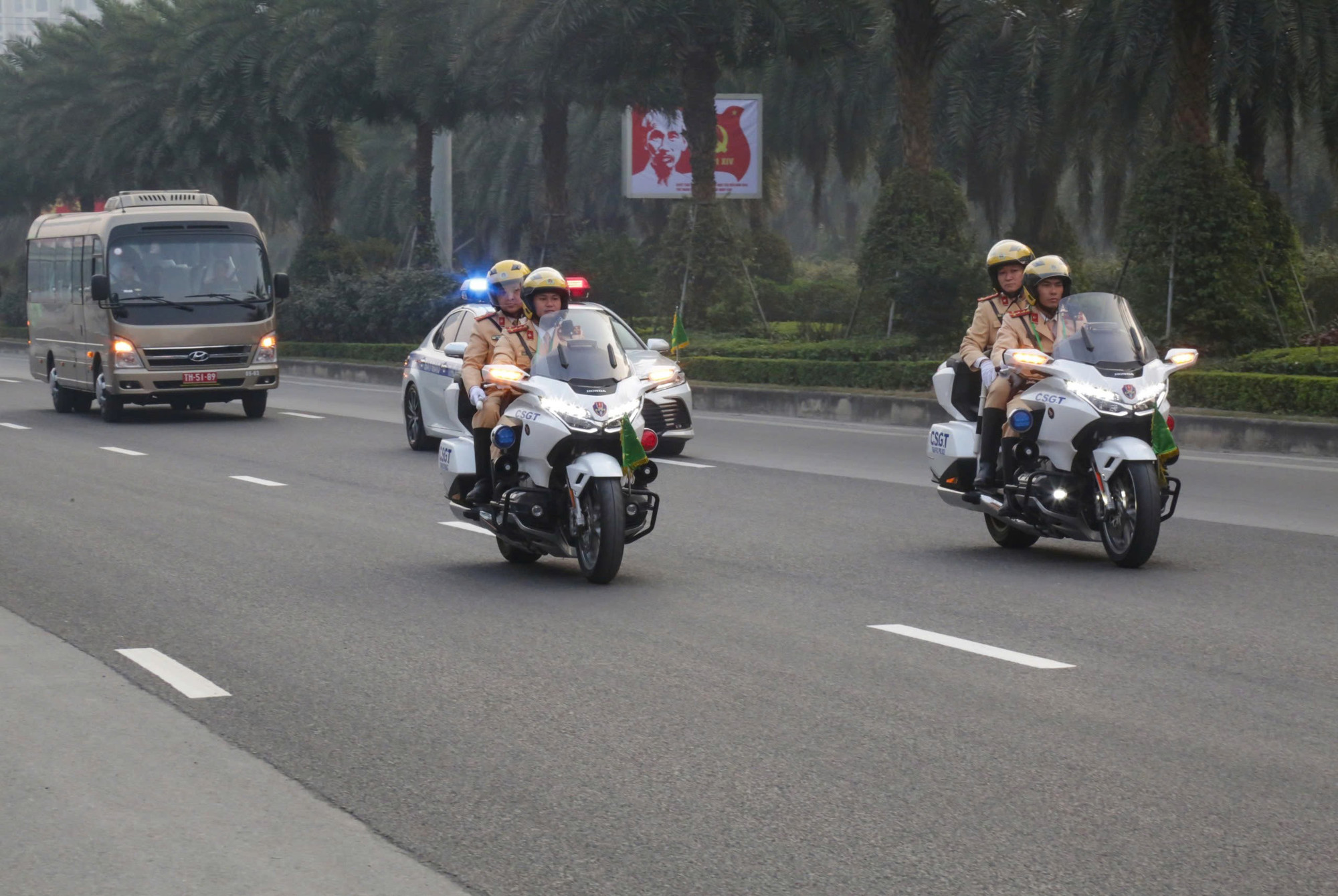 CSGT Hà Nội bảo đảm tuyệt đối an toàn giao thông, đón dẫn đoàn trên các tuyến “Ba nhất” -0