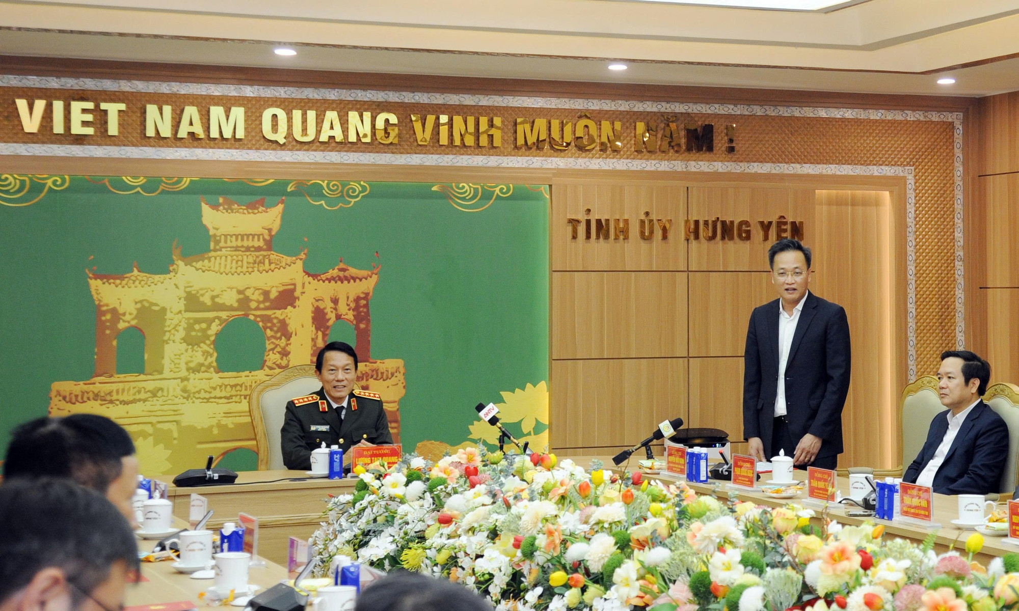 Bộ trưởng Lương Tam Quang thăm, chúc Tết đảng bộ, chính quyền và nhân dân tỉnh Hưng Yên -0