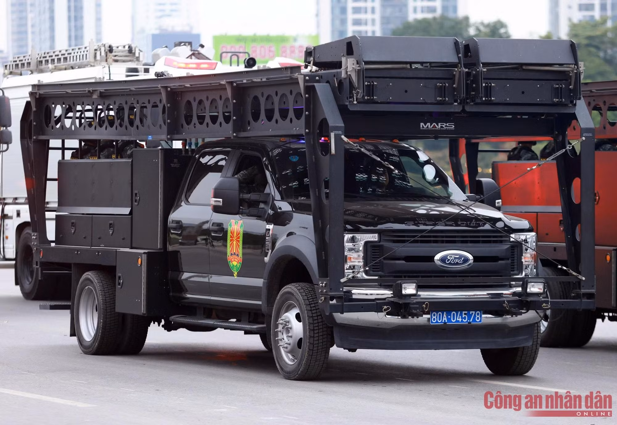 Ngắm dàn phương tiện đặc chủng của CAND sẵn sàng xuất quân bảo vệ Đại hội Đảng -5