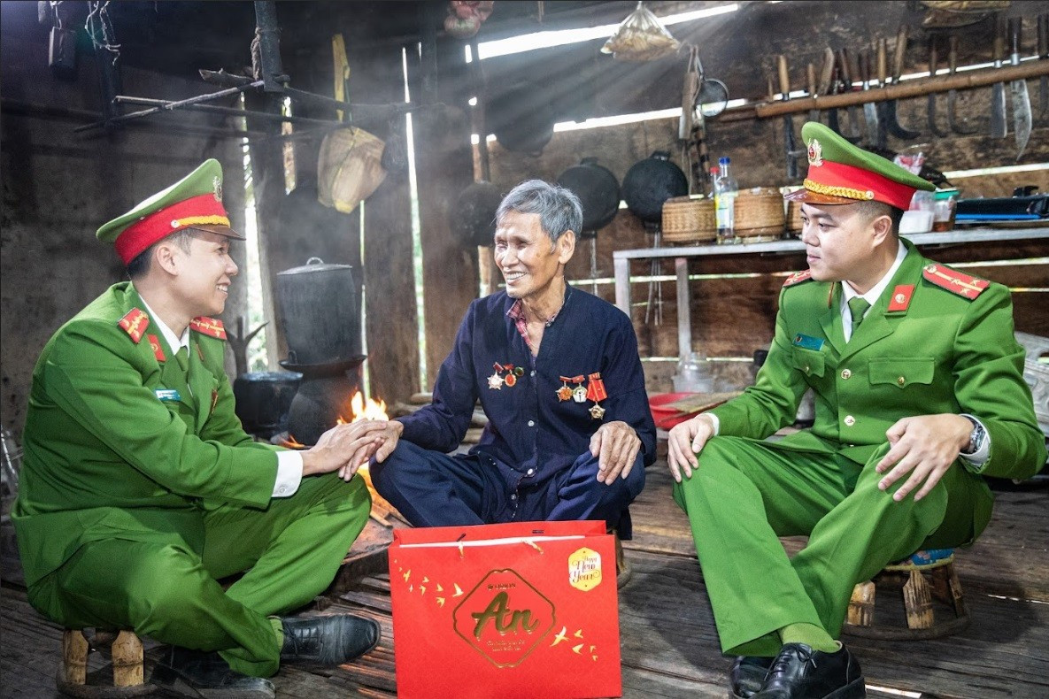 Công an xã: điểm tựa vững chắc nơi rẻo cao Sơn La -0