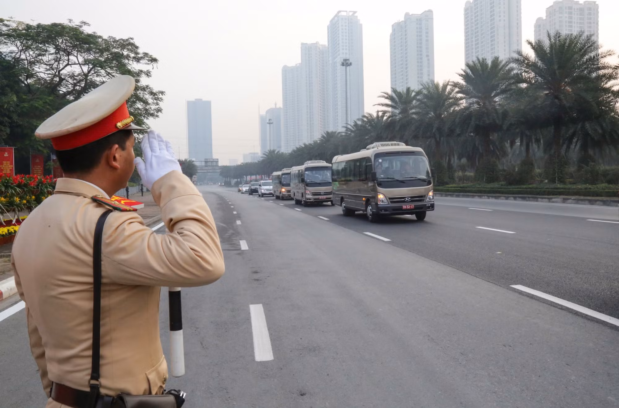 CSGT Hà Nội bảo đảm tuyệt đối an toàn giao thông, đón dẫn đoàn trên các tuyến “Ba nhất” -0