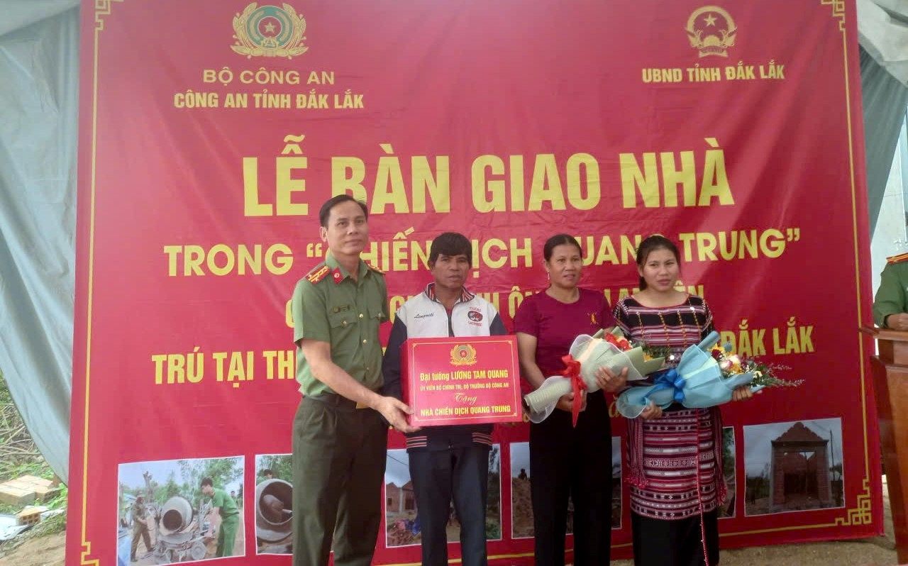 Những hình ảnh ấn tượng của lực lượng Công an thần tốc triển khai “Chiến dịch Quang Trung” -0