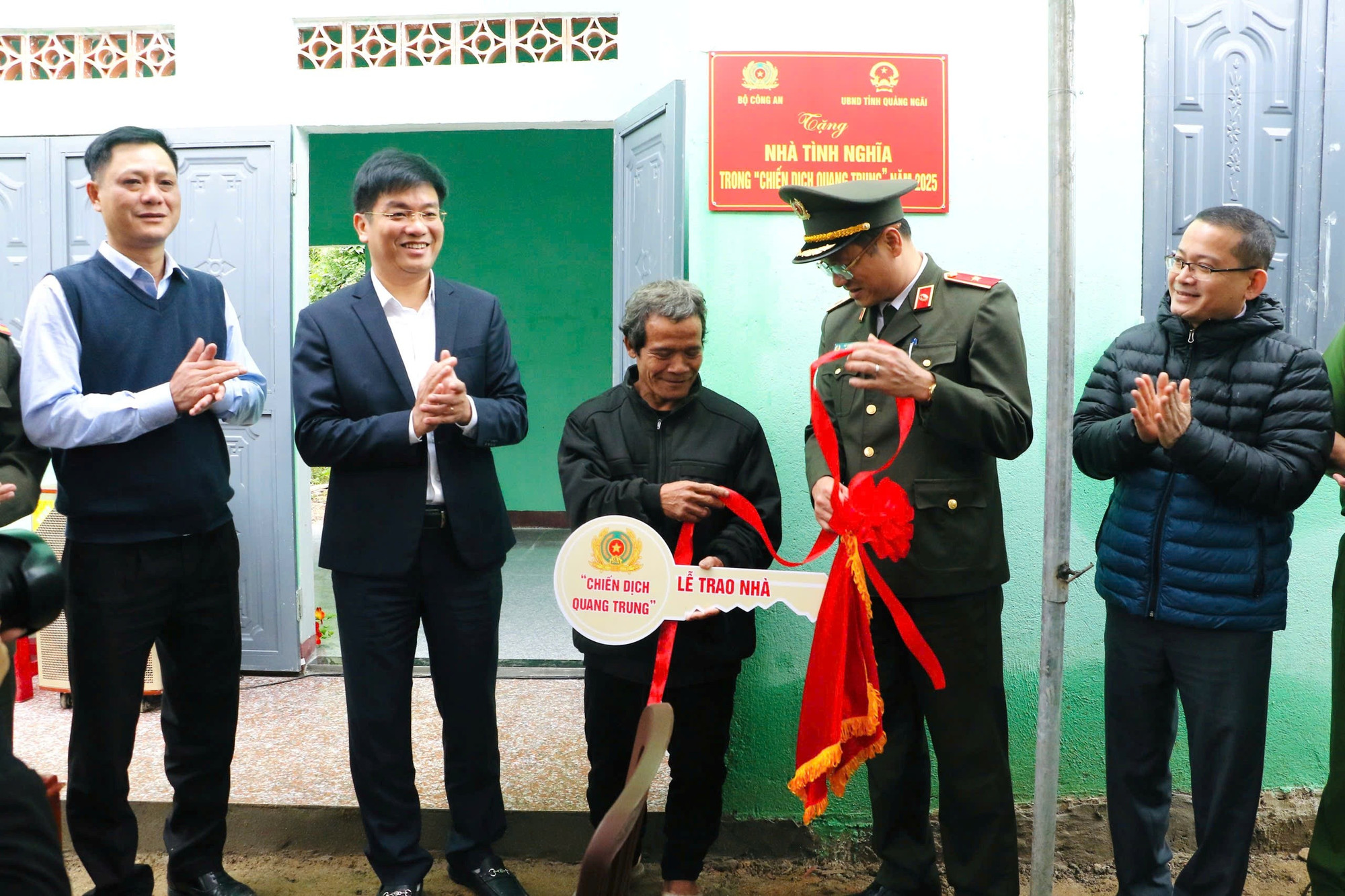 Những hình ảnh ấn tượng của lực lượng Công an thần tốc triển khai “Chiến dịch Quang Trung” -0