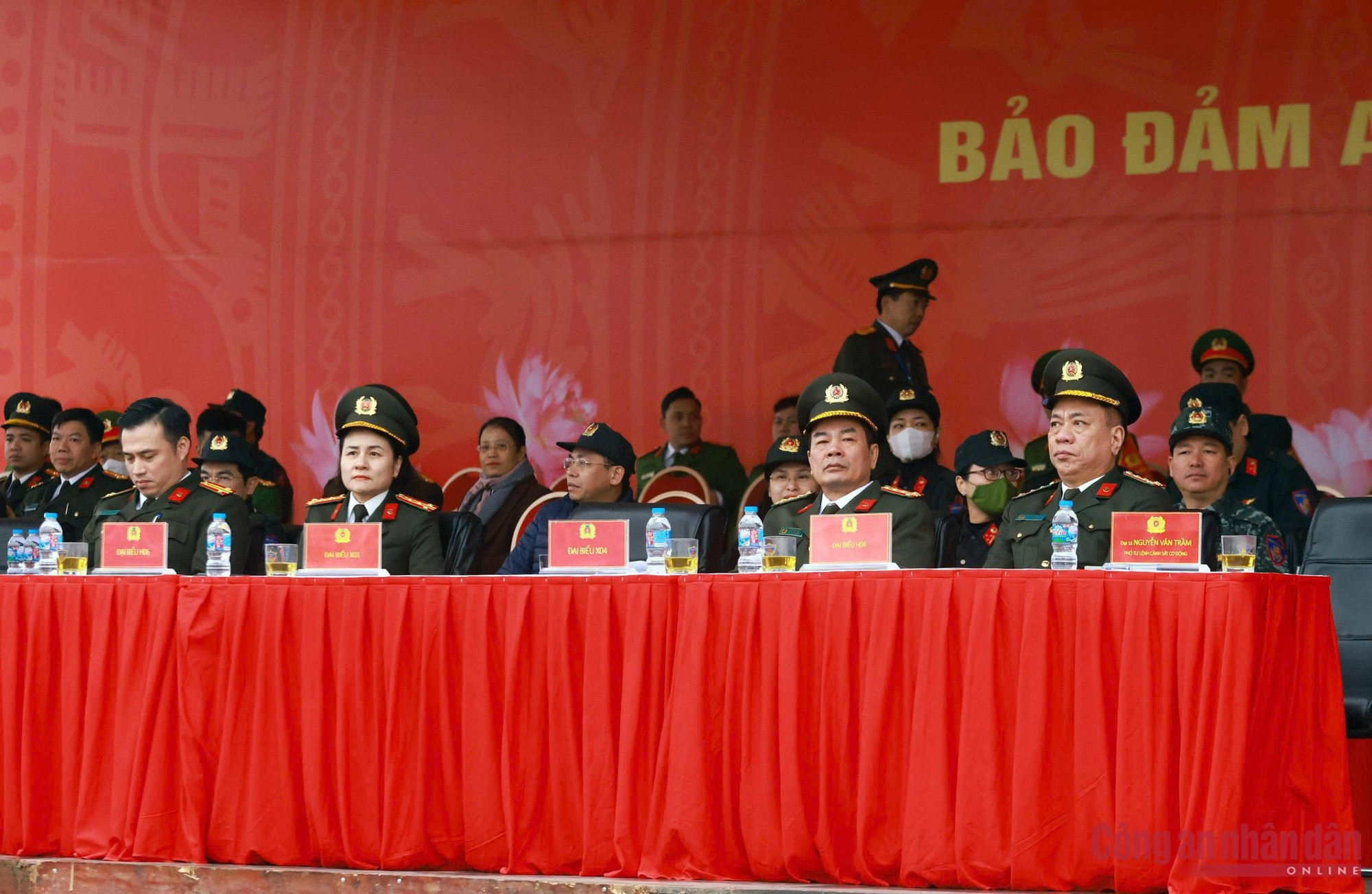 Lực lượng CAND luyện tập không ngừng, sẵn sàng ra quân bảo vệ an toàn Đại hội XIV của Đảng -1