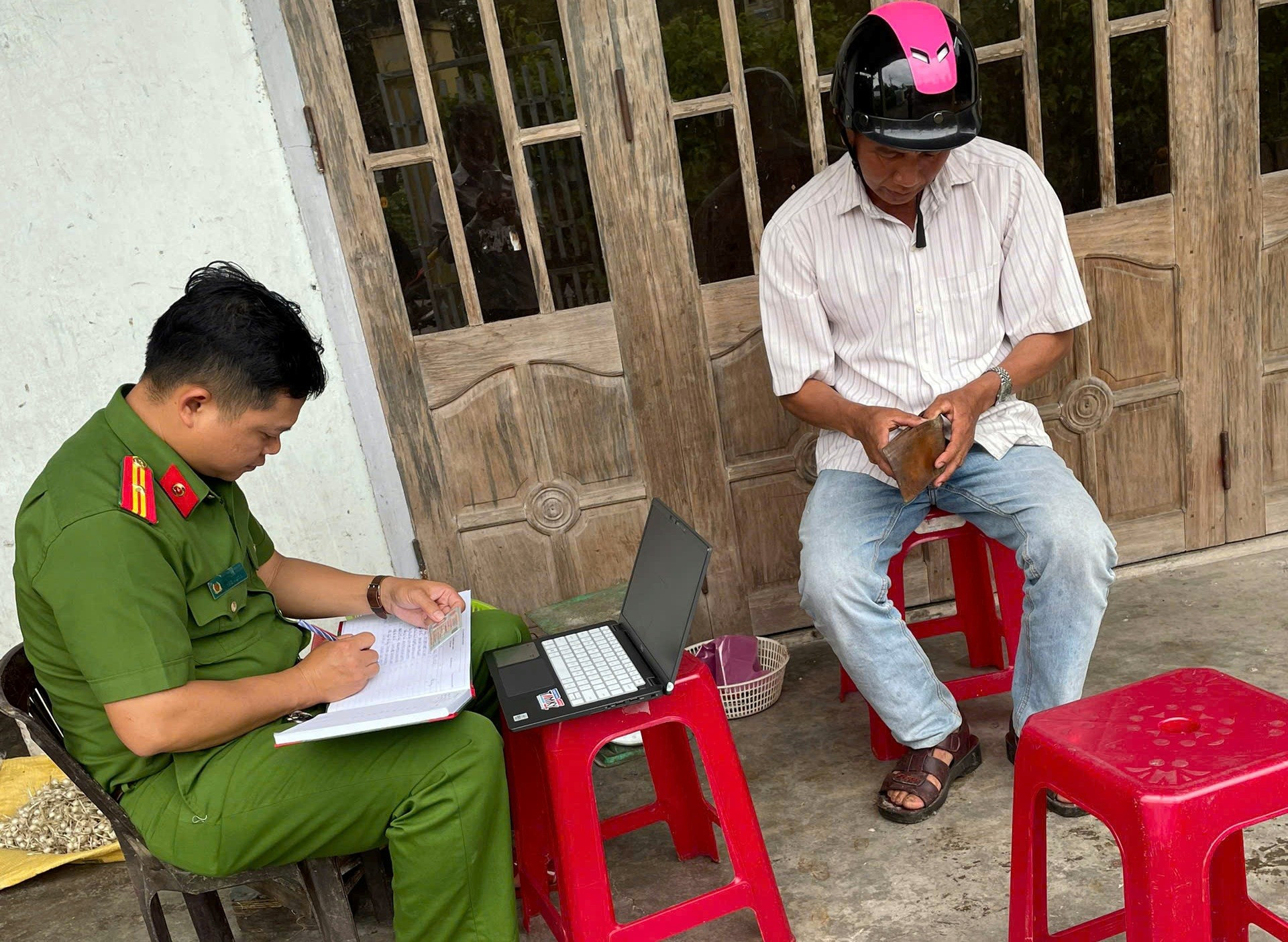 Giữ bình yên cho ngày hội lớn từ cơ sở -0