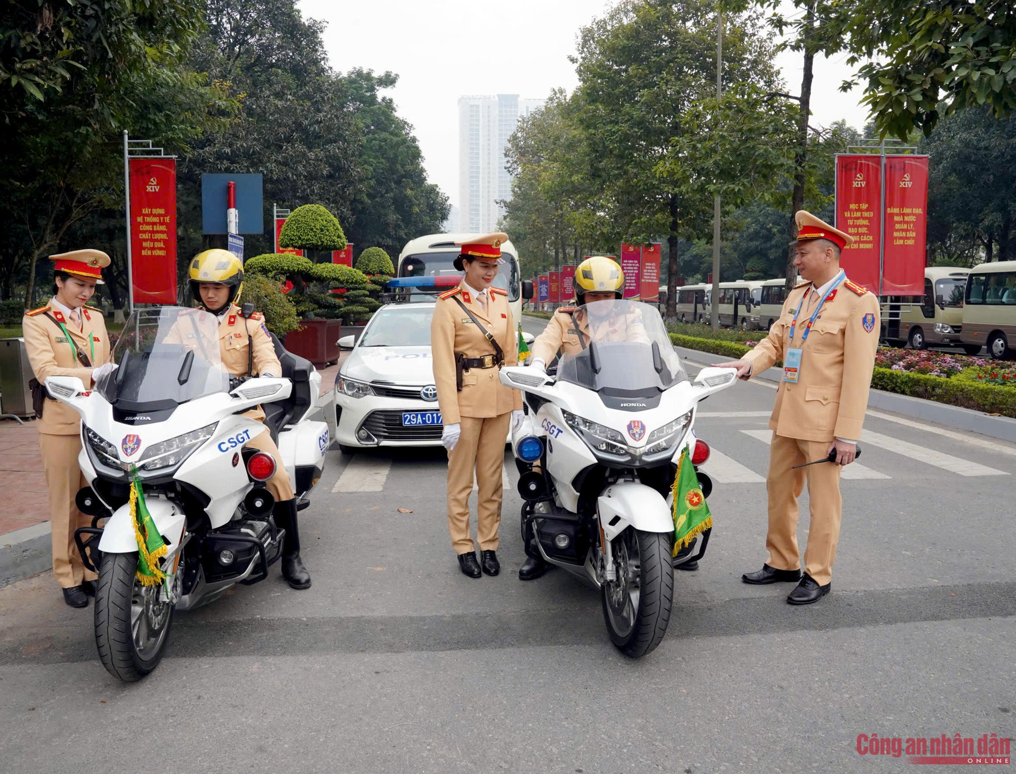 b886eeb4052f8a71d33e (1).jpg -1