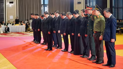 Lãnh đạo Bộ Công an viếng cố Chủ tịch Quốc hội Lào Saysomphone Phomvihane