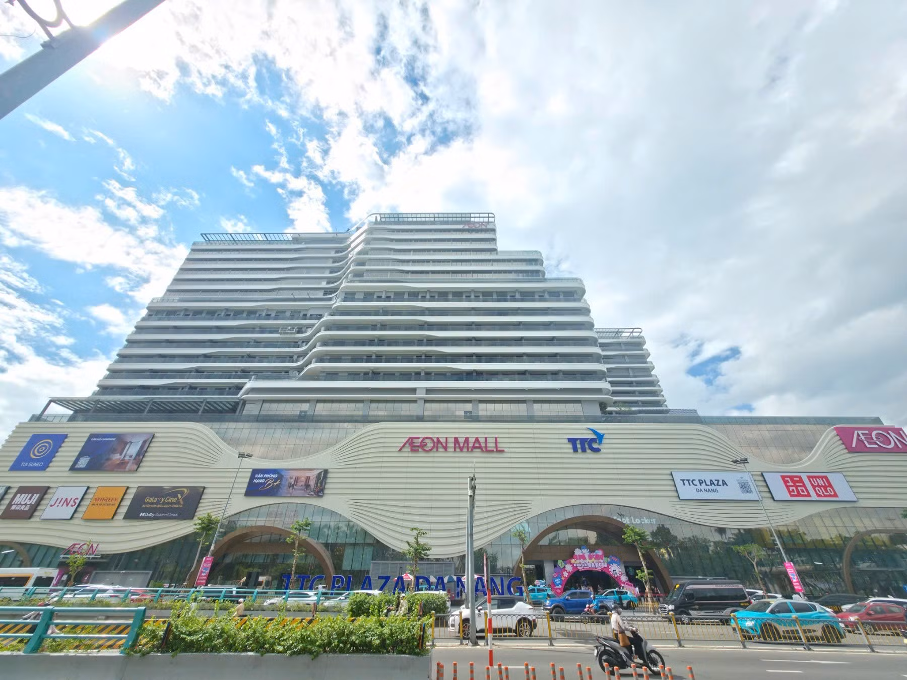 Trước đó, dự án TTC Plaza Đà Nẵng do TTC Land phát triển bước vào giai đoạn khai thác và tạo dòng tiền khi chính thức khai trương TTTM AEON MALL tại dự án vào ngày 3/7/2026.