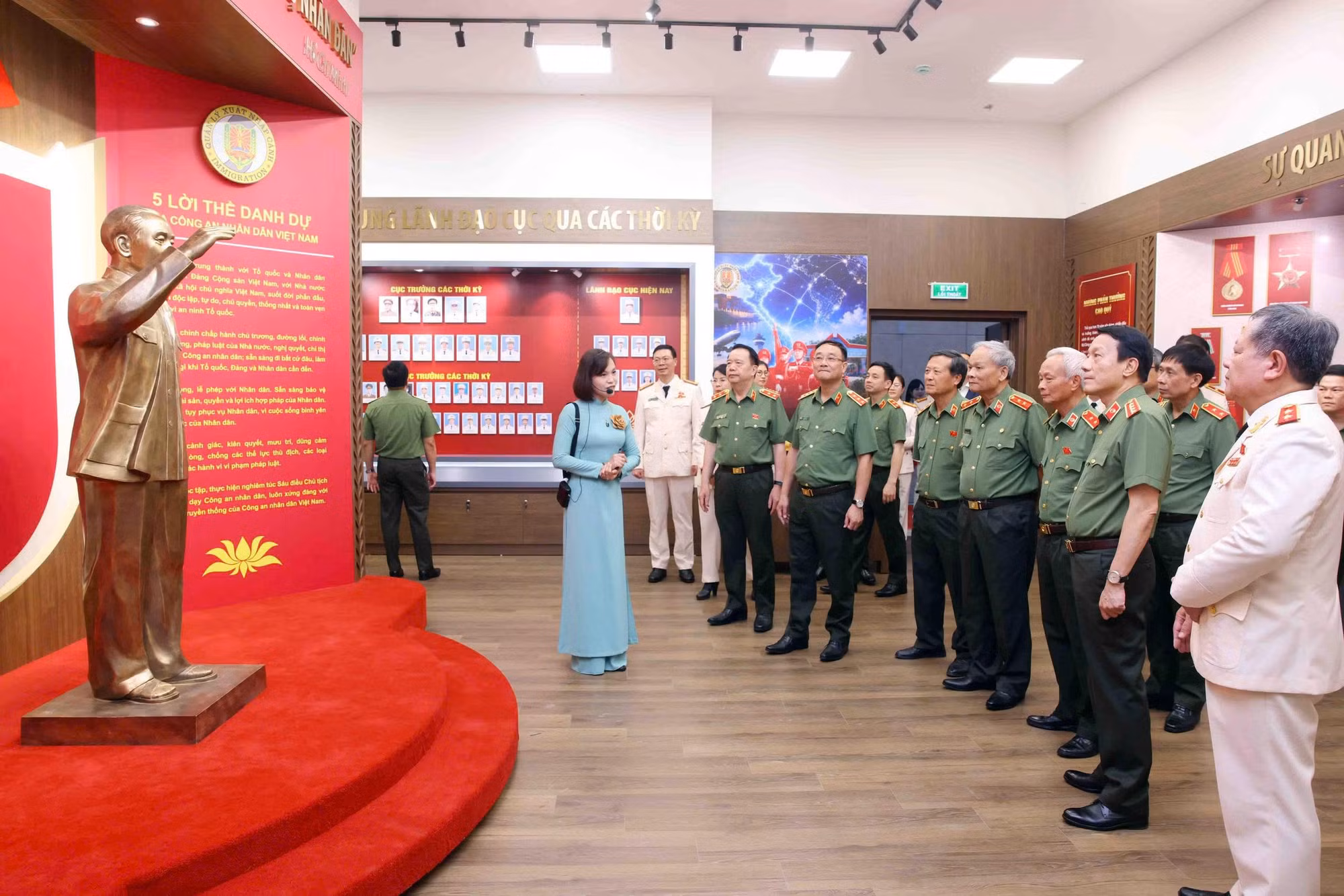 z8031950132122-39fa055bda0136dd53f0dbc75d3b2815.jpg