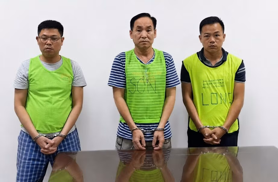 Các đối tượng: Nguyễn Khắc Sơn (trái), Đỗ Duy Cao (giữa), Nguyễn Hữu Cường (phải).