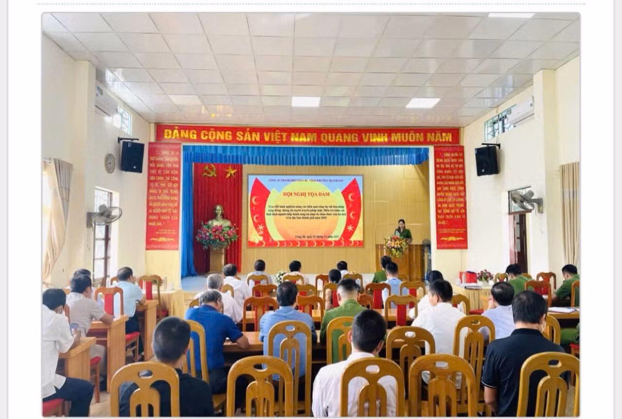 Khu phố Thanh Sơn 3 - Phường Uông Bí tổ chức Hội nghị tọa đàm trao đổi về công tác hỗ trợ hoàn lương.