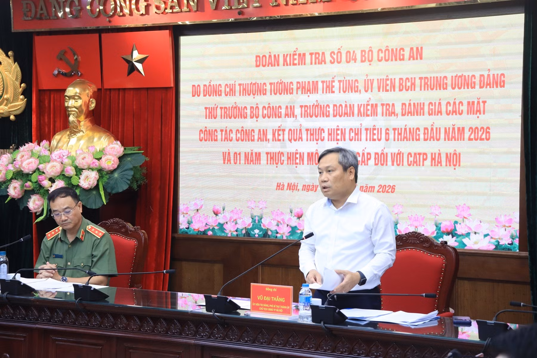 Đồng chí Vũ Đại Thắng, Chủ tịch UBND TP Hà Nội phát biểu tại buổi làm việc.