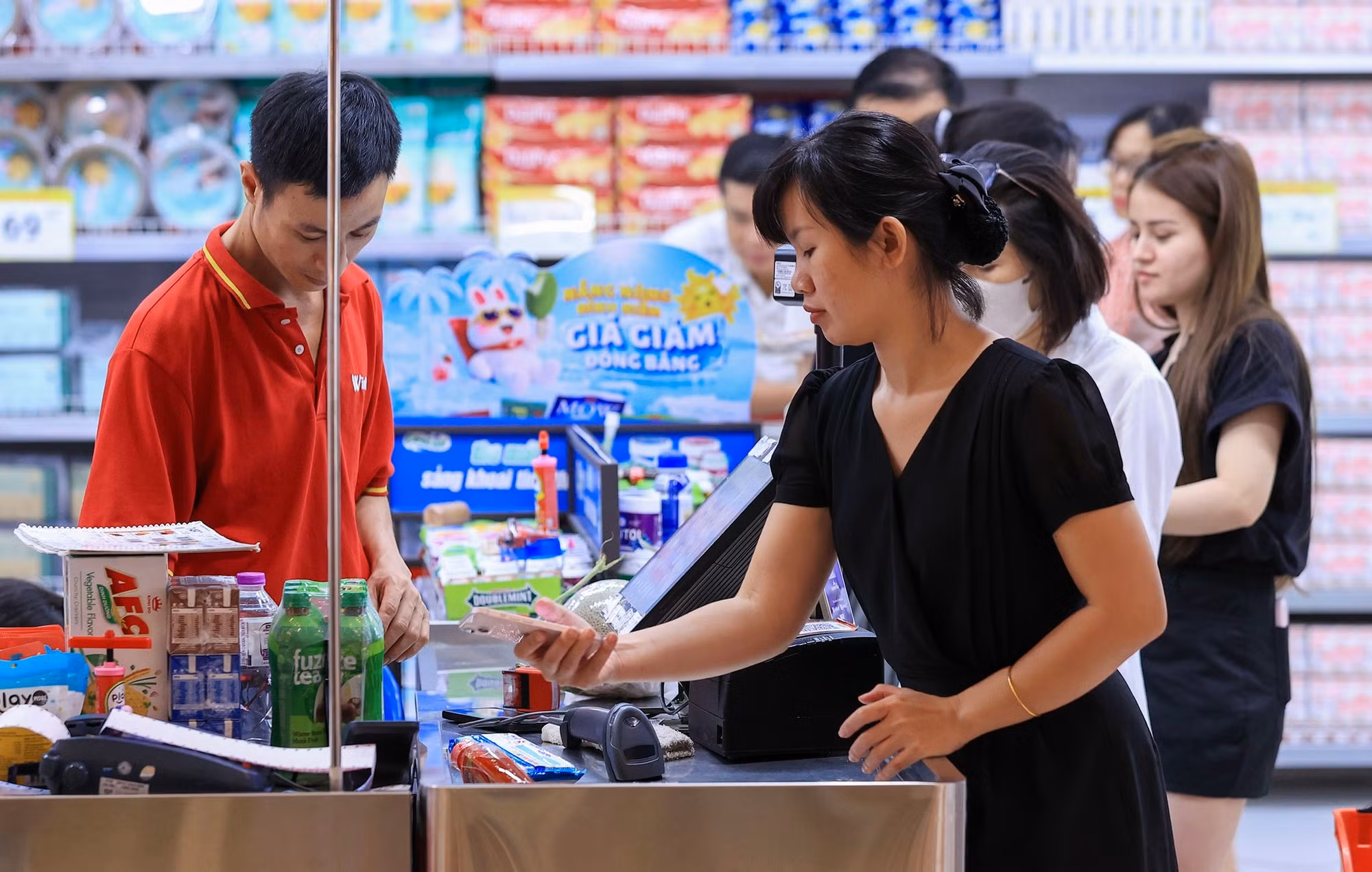 Chuỗi siêu thị WinMart/WinMart+ có hơn 5.000 cửa hàng siêu thị.