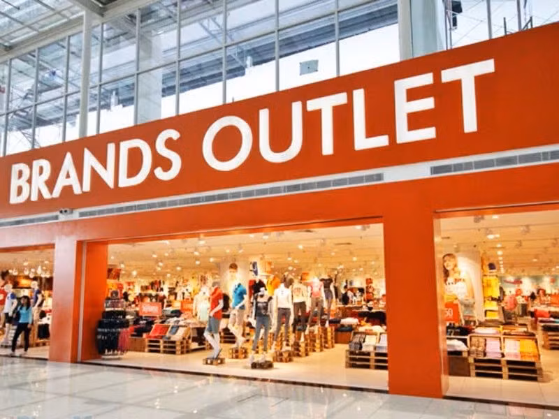 cua-hang-outlet.jpg