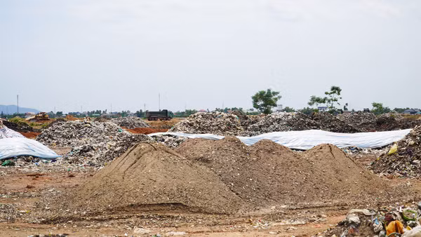 Ẩn họa môi trường từ chôn lấp rác thải trái quy định ở Hà Tĩnh