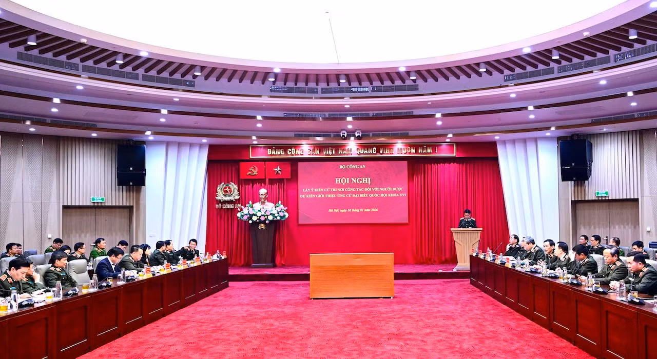 Giới thiệu Bộ trưởng Lương Tam Quang, Thứ trưởng Lê Quốc Hùng và 2 đồng chí ứng cử đại biểu Quốc hội khoá XVI -0