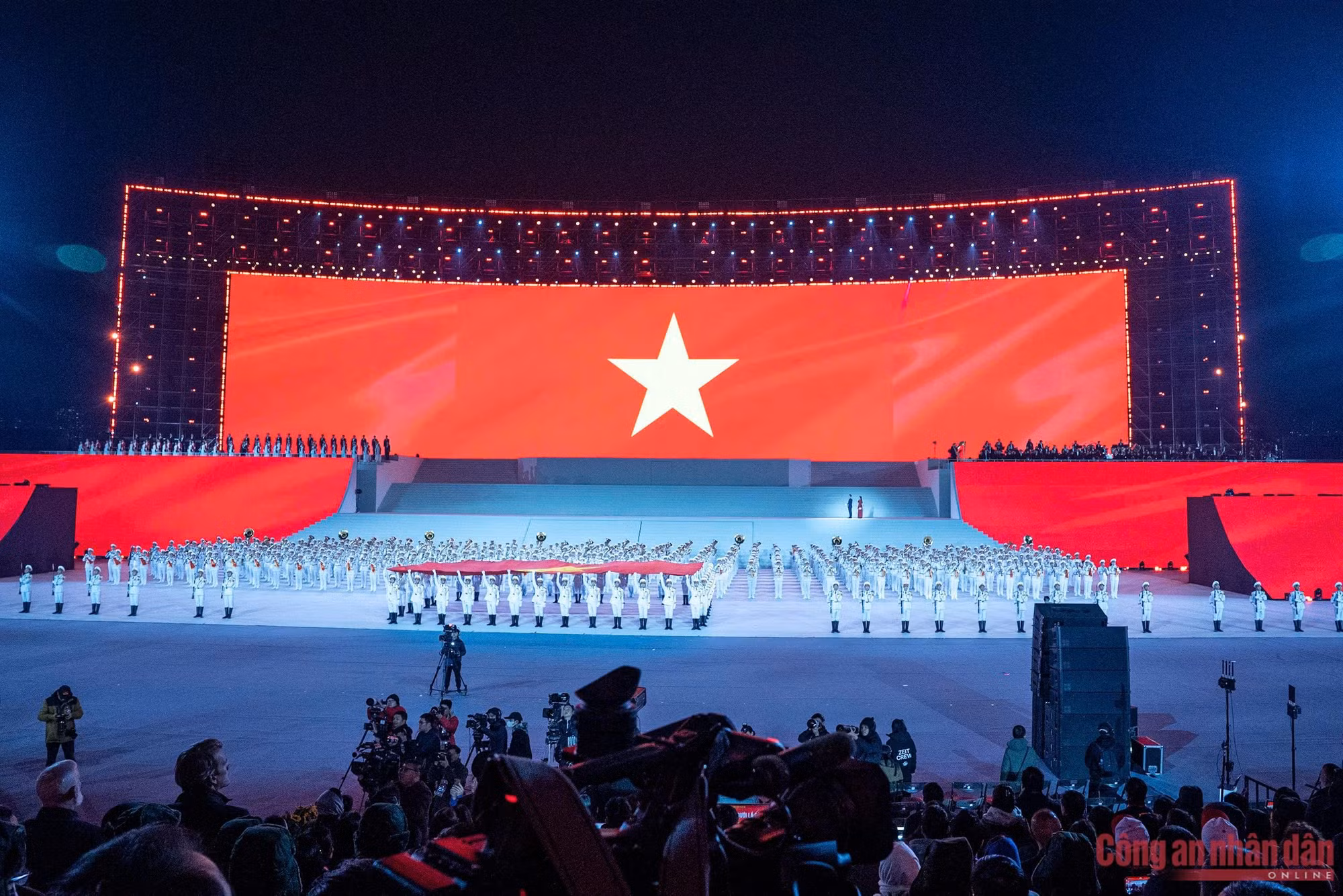 “Dưới lá cờ vẻ vang của Đảng” – Bản hùng ca chào mừng thành công Đại hội XIV -2