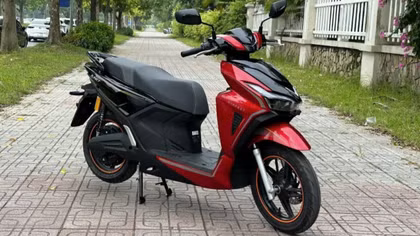 VinFast Kinet ghi điểm nhờ tăng tốc, đổi pin trong 1 phút
