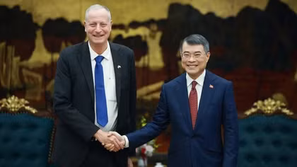 Thủ tướng Lê Minh Hưng tiếp Đại sứ Israel Yaron Mayer chào từ biệt