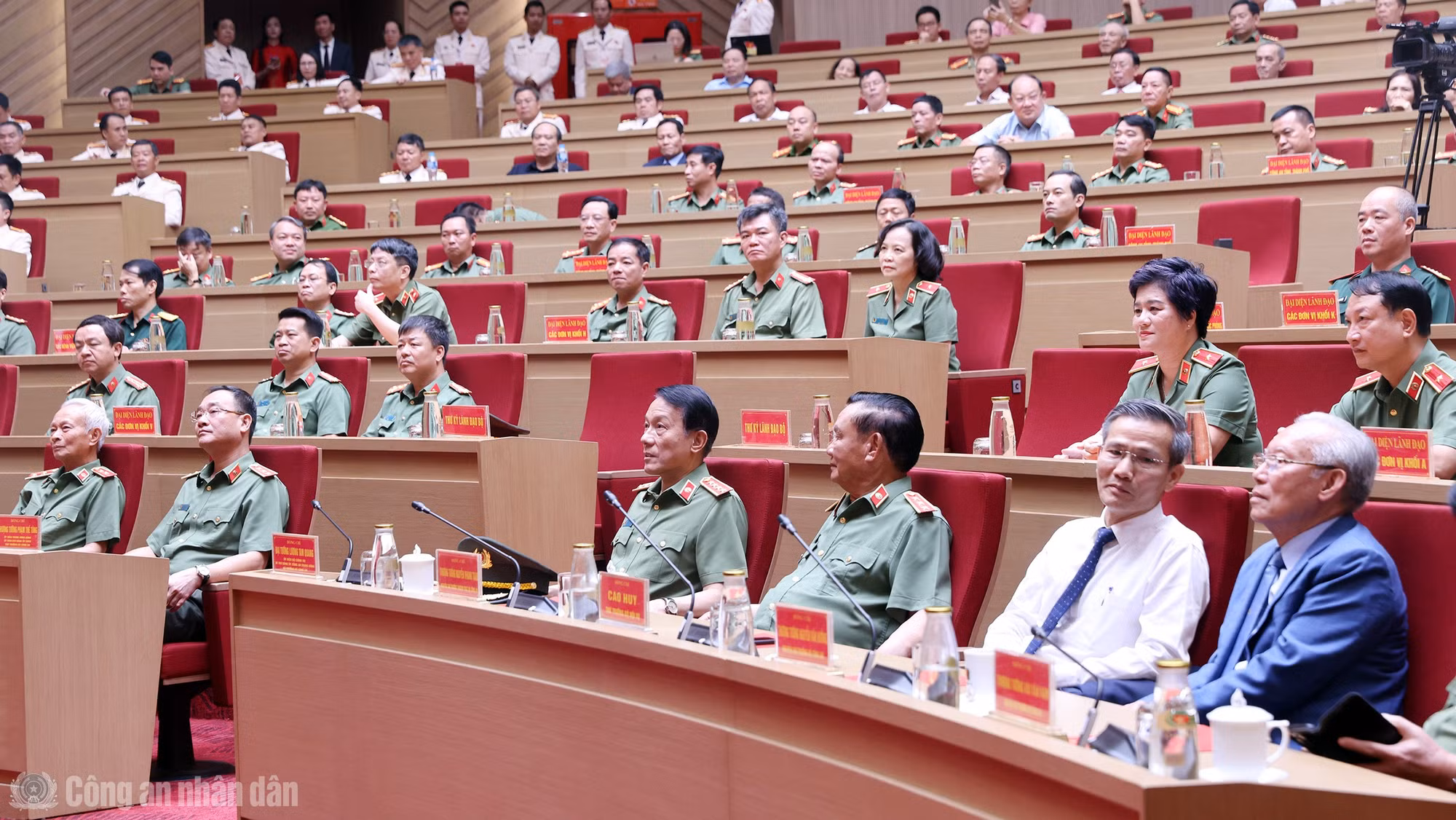 cand_bl_k-ha2923.jpg