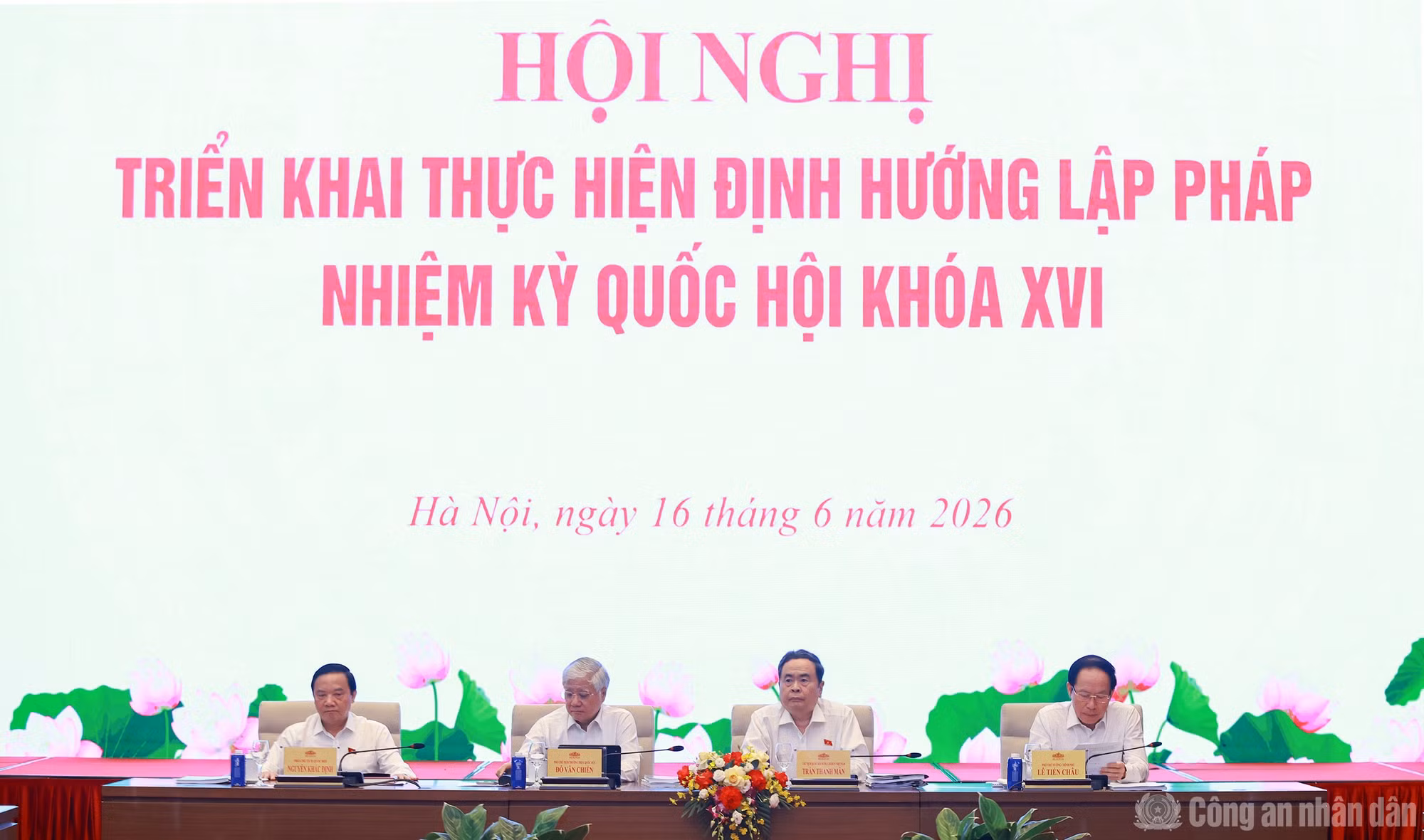 Chủ tịch Quốc hội Trần Thanh Mẫn chủ trì hội nghị.