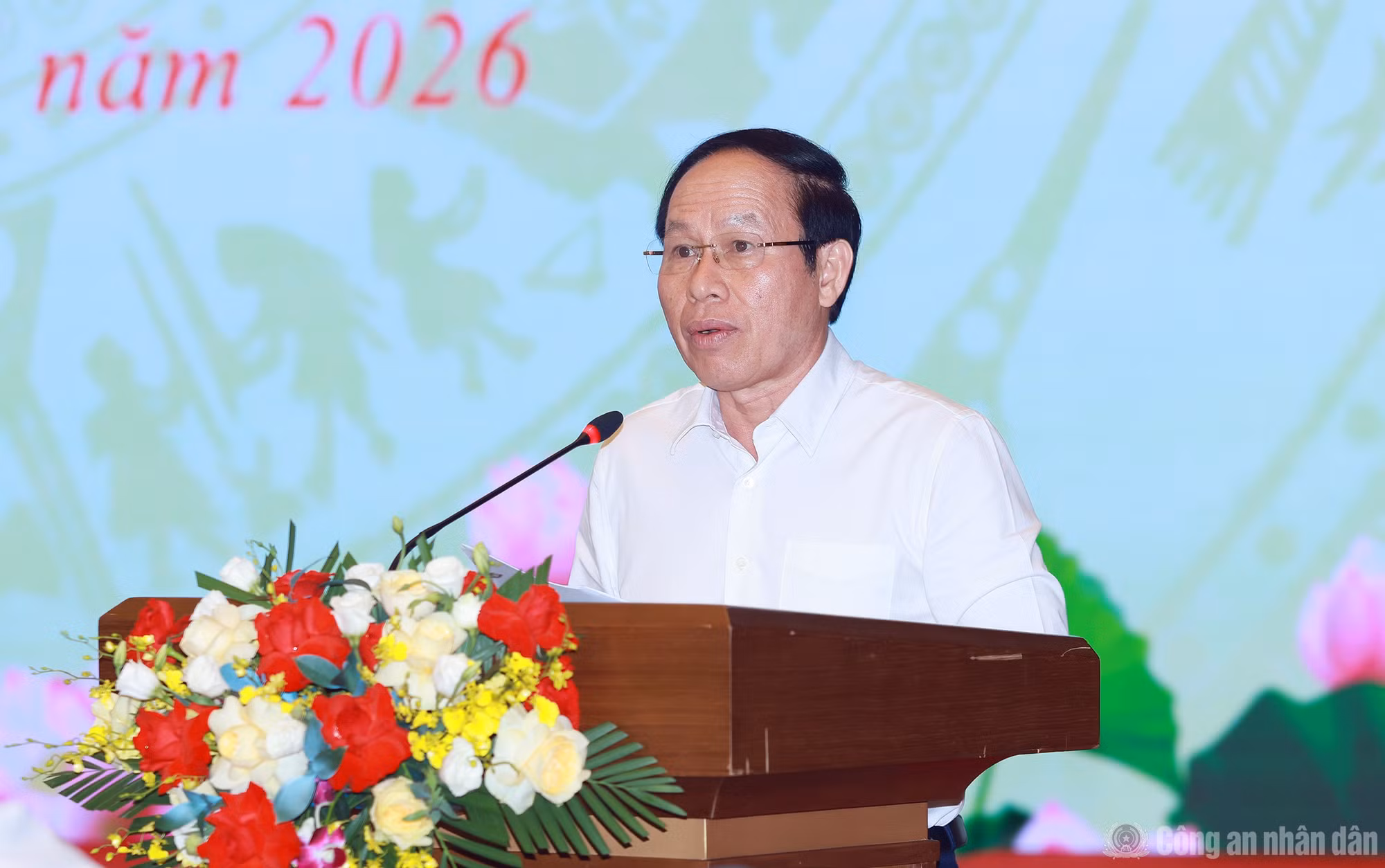 Phó Thủ tướng Chính phủ Lê Tiến Châu trình bày báo cáo của Chính phủ về dự thảo Kế hoạch thực hiện Định hướng lập pháp nhiệm kỳ Quốc hội khóa XVI.