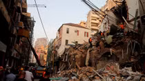 Em bé còn sống dưới đống gạch đá 30 ngày sau thảm kịch Beirut?