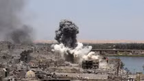 Liên quân Mỹ không kích ồ ạt vào mục tiêu quân đội Syria