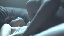 "Phi công" dùng clip nóng tống tiền người tình hơn 12 tuổi